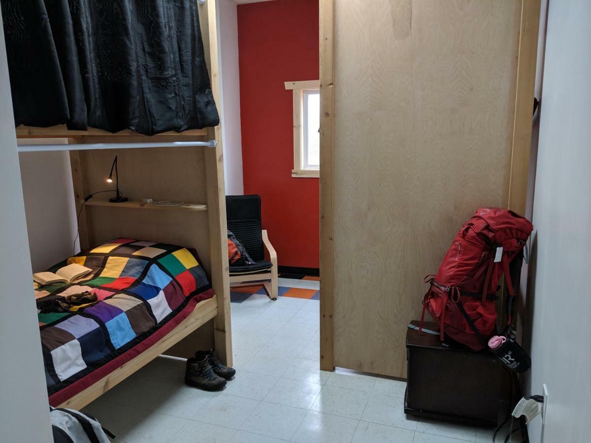Out East Hostels - Rocky Harbour Bagian luar foto
