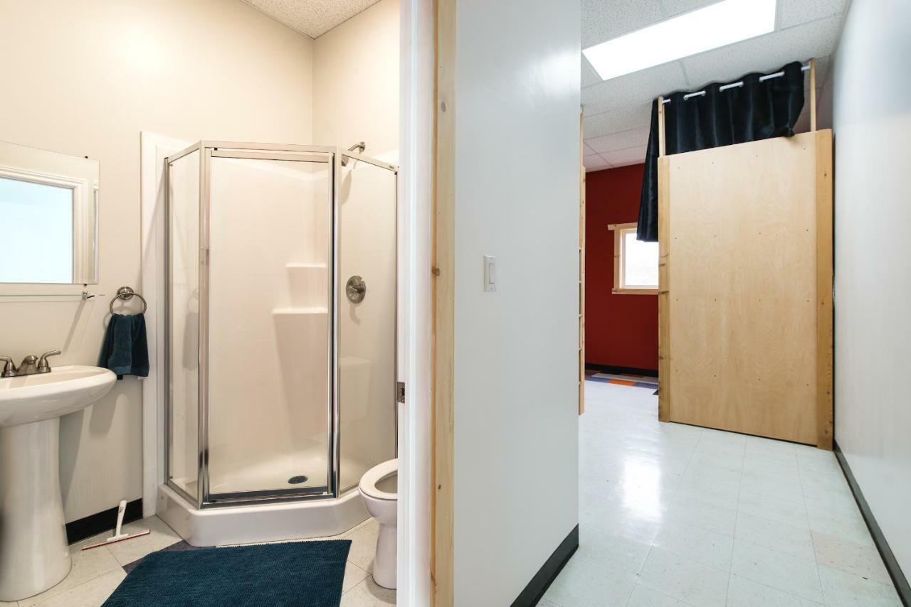 Out East Hostels - Rocky Harbour Bagian luar foto